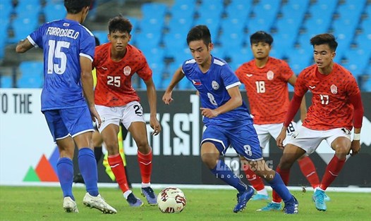 U23 Campuchia (áo đỏ) tiếp tục giành chiến thắng ở U23 Đông Nam Á 2022. Ảnh: T.V