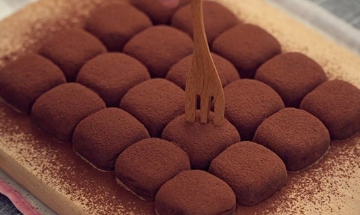 Truffle socola là món bánh đơn giản dễ làm mà lại cực kỳ đẹp mắt, ngon miệng. Ảnh chụp màn hình