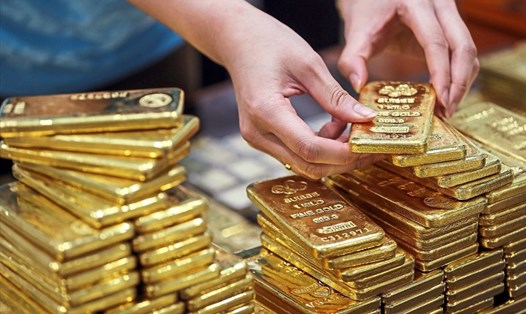 Giá vàng được dự báo sẽ biến động mạnh trong năm 2022. Ảnh: Bloomberg