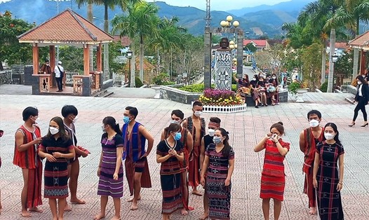 Một góc chợ phiên tổ chức tại huyện miền núi A Lưới  (Thừa Thiên Huế). Ảnh: H. Hà.