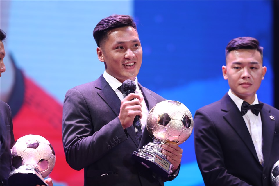 Quả bóng vàng futsal Việt Nam 2021 Hồ Văn Ý nhận thêm vinh dự từ tạp chí Forbes. Ảnh: D.P