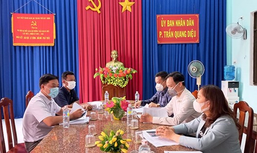 Ban quản lý dự án thiết chế Công đoàn của Tổng Liên đoàn Lao động Việt Nam lấy ý kiến dân cư về dự án xây dựng thiết chế Công đoàn tại Bình Định. Ảnh: Đức Long