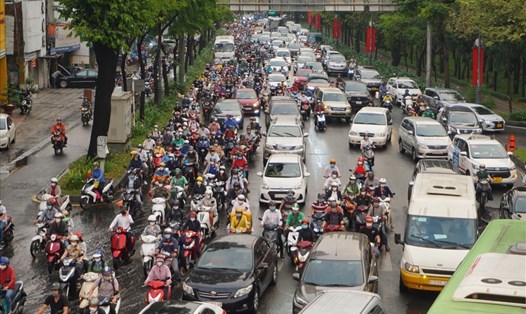Kẹt xe trên đường Trần Quốc Hoàn hồi đầu năm 2022 - khu vực đầu dự án đường nối Trần Quốc Hoàn - Cộng Hoà.  Ảnh: Minh Quân
