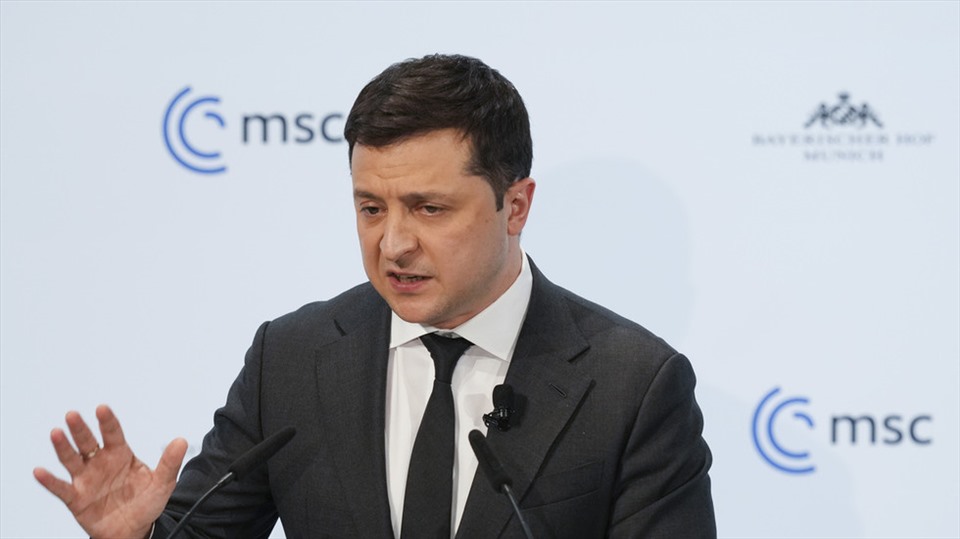 Tổng thống Ukraina Volodymyr Zelensky phát biểu tại Hội nghị An ninh Munich ngày 19.2.2022. Ảnh: AP