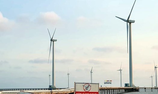 Dự án điện gió biển ở tỉnh Bạc Liêu. Ảnh: Nhật Hồ.