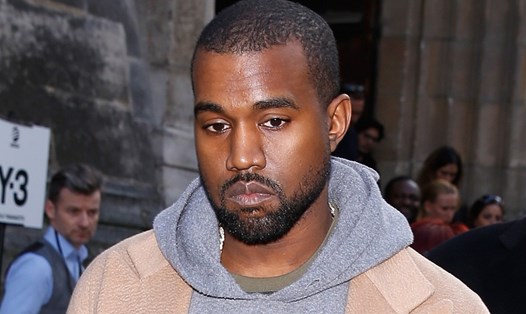 Kanye West có thể lĩnh 6 tháng tù giam khi bị cáo buộc hành hung người hâm mộ
