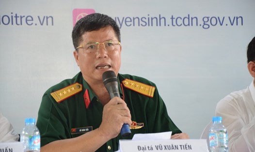 Đại tá Vũ Xuân Tiến – Trưởng ban Thư ký Tuyển sinh quân sự, Bộ Quốc phòng thông tin về tuyển sinh vào các trường quân đội năm 2022. Ảnh: Huyên Nguyễn