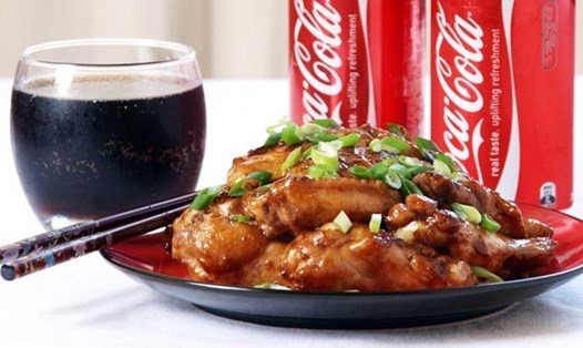 Cánh gà kho Coca-cola cực kỳ đơn giản mà lại ngon miệng, "tốn cơm". Ảnh chụp màn hình