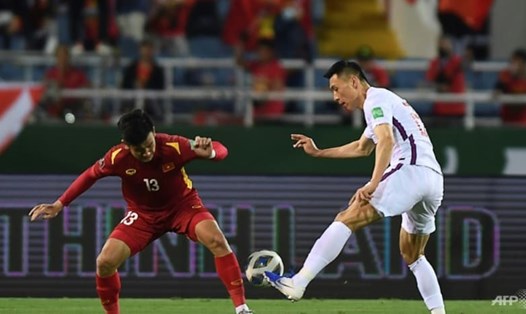 Giấc mơ dự World Cup 2022 của tuyển Trung Quốc (áo trắng) đã tan thành mây khói sau trận thua tuyển Việt Nam 1-3 hôm 1.2. Ảnh: AFP