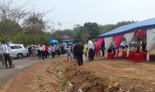 Cảnh Công ty bất động sản dựng rạp rao bán đất ở Bình Phước gây xôn xao dư luân. Ảnh: Q.V
