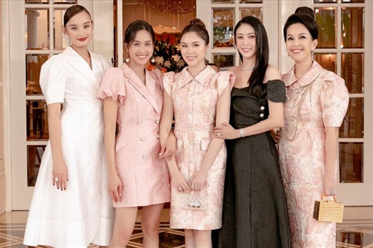 Thời trang khai xuân của mỹ nhân showbiz Việt Thời trang khai xuân của mỹ nhân showbiz Việt