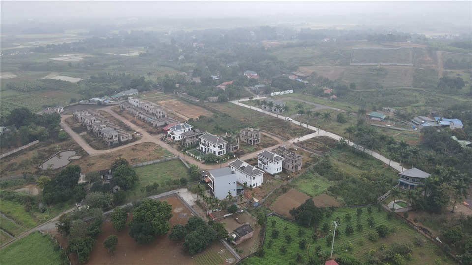 "Dự án ma" Green Oasis Villas tại xóm Đồng Sầm, xã Nhuận Trạch, huyện Lương Sơn, Hòa Bình, đang tồn tại với quy mô lớn. Ảnh: Cao Nguyên