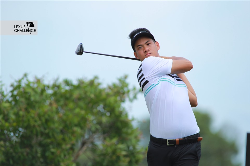 Golfer trẻ Trương Chí Quân đăng ký giải Lexus Challenge 2022 với tư cách vận động viên chuyên nghiệp. Ảnh: VGA