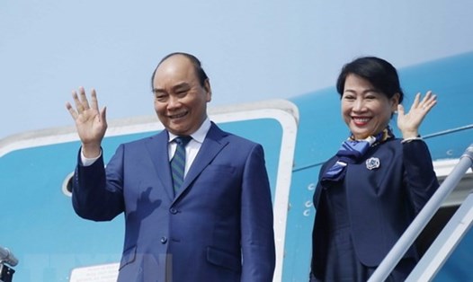 Chủ tịch nước Nguyễn Xuân Phúc và Phu nhân lên đường thăm cấp Nhà nước tới Cộng hòa Singapore. Ảnh: TTXVN