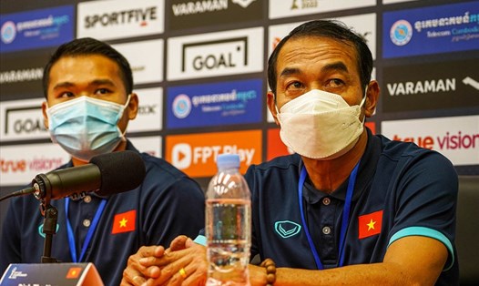 Huấn luyện viên Đinh Thế Nam không tiết lộ chiến thuật đấu U23 Thái Lan. Ảnh: VFF
