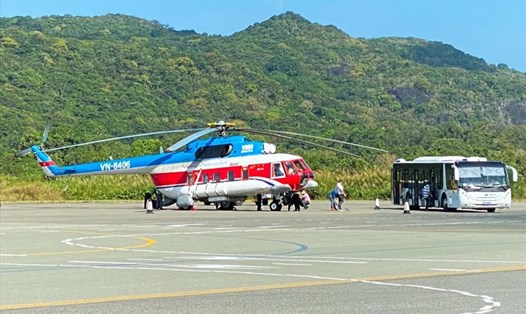 Một chuyến bay trực thăng đưa hành khách từ Vũng Tàu đi Côn Đảo.