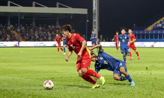 U.23 Việt Nam - U.23 Thái Lan trong trận đấu vòng bảng U23 ĐNA. Ảnh: VFF