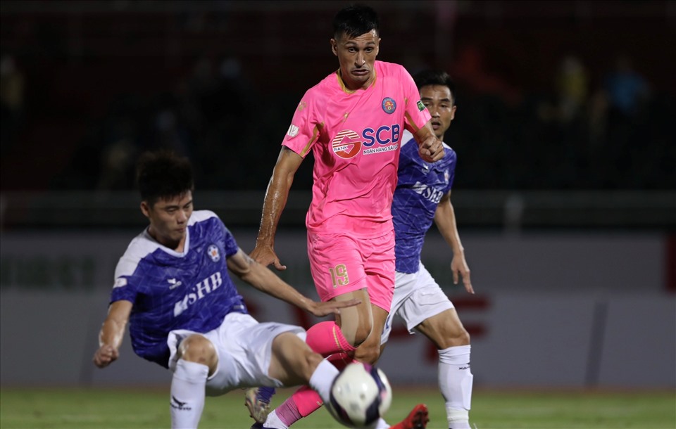 Đỗ Merlo tỏa sáng đúng lúc giúp Sài Gòn tránh được trận thua trước đội bóng cũ Đà Nẵng tối 26.2. Ảnh: Anh Duy