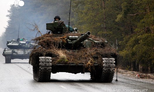 Xe tăng Ukraina ở Lugansk. Ảnh: AFP