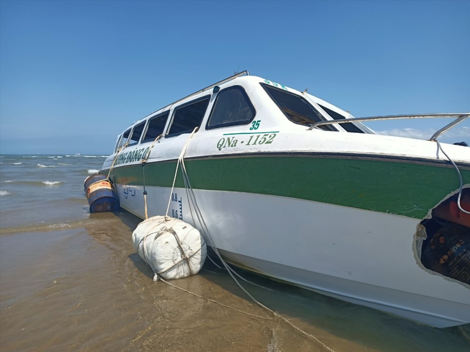 Vụ chìm cano ở biển Cửa Đại: Trách nhiệm thuộc về ai?