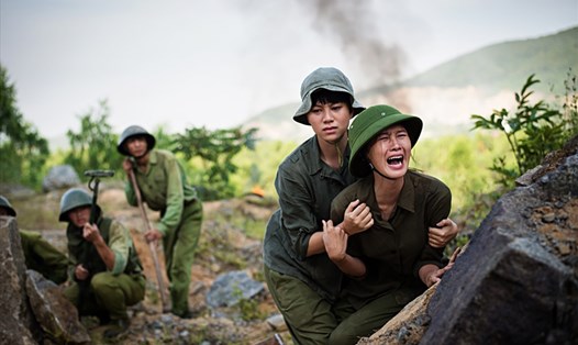 Cảnh phim “Bình minh đỏ” của đạo diễn, NSND Thanh Vân. Ảnh: TLĐLP