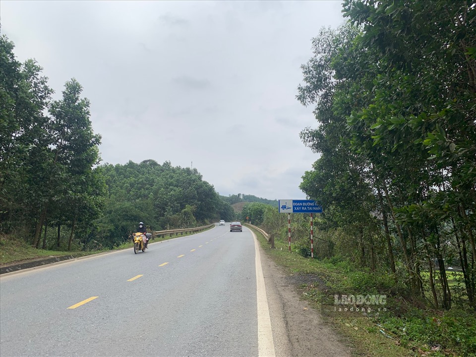 Dốc Cơm trên đường Hồ Chí Minh luôn tiềm ẩn nguy cơ tai nạn rất cao. Ảnh: Minh Nguyễn