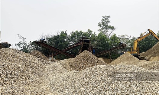 Huyện Yên Sơn (Tuyên Quang) đã ngay lập tức đình chỉ hoạt động dây chuyền sàng tuyển cát sỏi không phép sau phản ánh của Báo Lao Động.