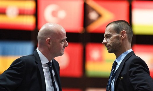 Chủ tịch FIFA - Gianni Infantino (trái) và Chủ tịch UEFA - Aleksander Ceferin - đã quyết định hành động mạnh tay với bóng đá Nga. Ảnh: RT
