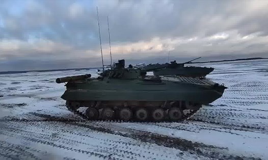 Xe tăng trong cuộc tập trận chung Nga-Belarus. Ảnh chụp màn hình