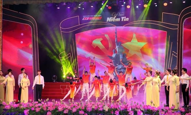 Chương trình nghệ thuật đặc biệt "Giữ trọn niềm tin", tối 26.1.2022, kỷ niệm 92 năm Ngày thành lập Đảng (3.2.1930 - 3.2.2022). Ảnh: Tuấn Đức/TTXVN