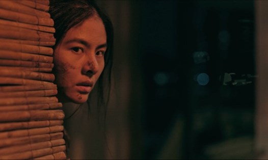 Tạo hình nhân vật của Vân Trang trong phim. Ảnh: NSCC.