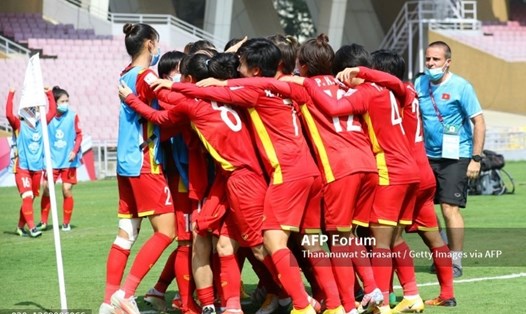Các cầu thủ tuyển bóng đá nữ Việt Nam đã làm nên lịch sử với tấm vé dự World Cup. Ảnh: AFP