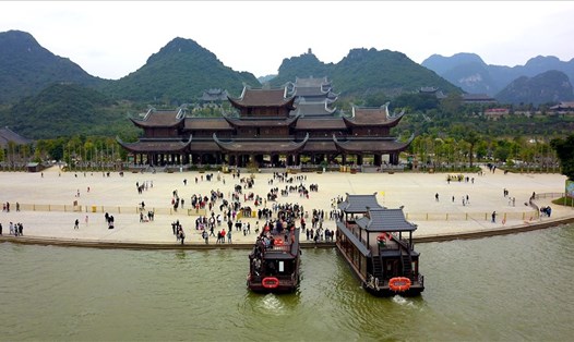 Lượng du khách đến tham quan chùa Tam Chúc dịp Tết năm nay giảm sâu so với năm ngoái. Ảnh: P.H