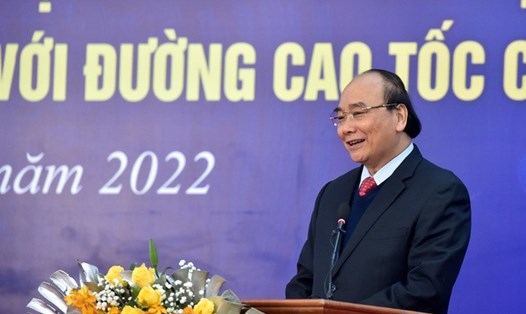 Chủ tịch nước Nguyễn Xuân Phúc phát biểu tại Lễ Khởi công tuyến đường nối 2 cao tốc huyết mạch. Ảnh: Đức Tuân
