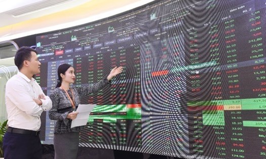 Các chuyên gia dự báo đối với thị trường chứng khoán Việt Nam, tác động của việc FED nâng lãi suất có lẽ không quá tiêu cực. Ảnh SSI