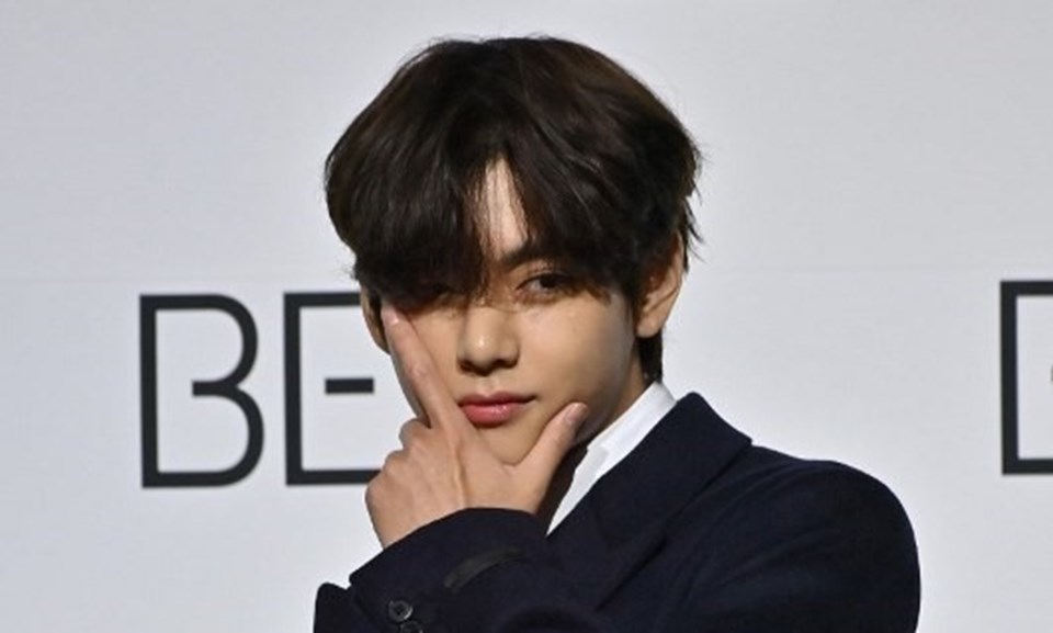 V - BTS làm nên lịch sử chỉ với các OST. Ảnh: AFP. V - BTS làm nên lịch sử chỉ với các OST. Ảnh: AFP.