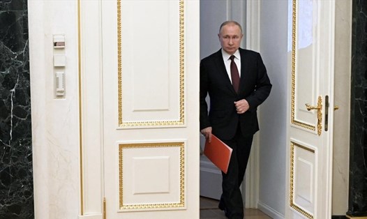 Tổng thống Nga Vladimir Putin phát động chiến dịch quân sự vào Ukraina hôm 24.2, khiến phương Tây áp đặt một loạt trừng phạt vào Mátxcơva. Ảnh: Kremlin