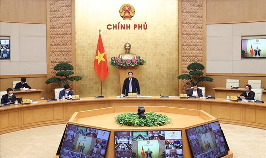 Thủ tướng Chính phủ Phạm Minh Chính chủ trì cuộc họp về các dự án giao thông trọng điểm. Ảnh: Dương Giang