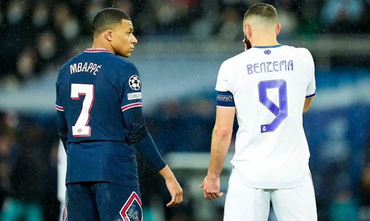 Kylian Mbappe sẽ coi Karim Benzema là hình tượng mới để theo bước? Ảnh: UEFA