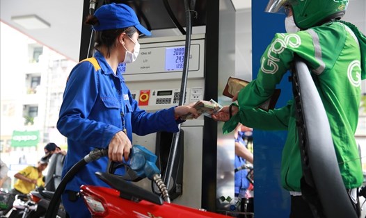 Giá xăng dầu ngày mai có thể tăng rất mạnh. Ảnh: Hải Nguyễn
