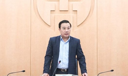 Phó Chủ tịch UBND TP Chử Xuân Dũng chỉ đạo tại phiên họp. Ảnh: Mai Dung