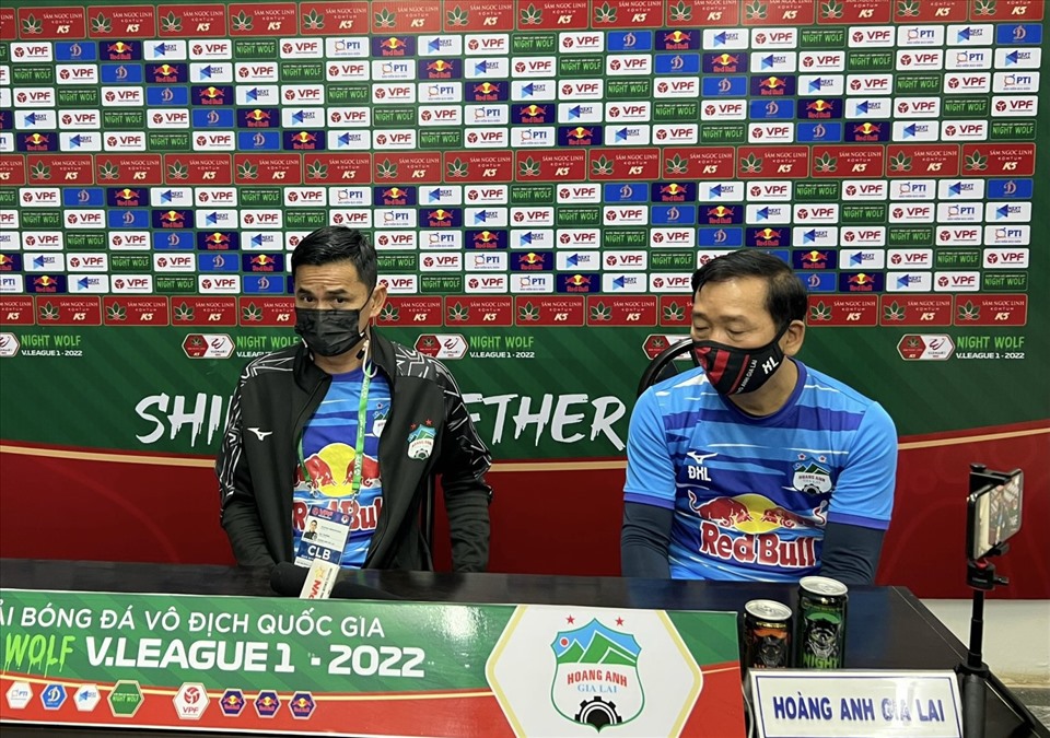 Huấn luyện viên Kiatisak: "Nếu may mắn Công Phượng đã có hat-trick"