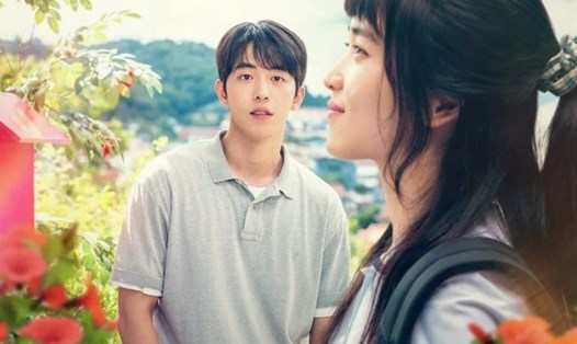 Tình cảm của cặp đôi Kim Tae Ri, Nam Joo Hyuk đang có bước ngoặt mới. Ảnh: Poster tvN.
