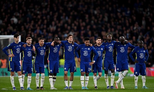 Nếu bị đưa vào diện chính phủ quản lý, Chelsea sẽ bị trừ 9 điểm, khiến họ sẽ vất vả hơn trong cuộc đua vào Top 4 Premier League. Ảnh: EPL