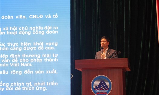 Ông Ngọ Duy Hiểu, Phó Chủ tịch Tổng LĐLĐ Việt Nam phát biểu tại hội nghị. Ảnh: Xuân Hậu