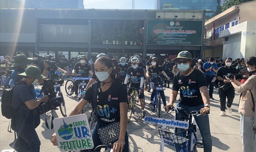 Đại sứ Hoa hậu Hoàn vũ Việt Nam H’Hen Niê tham dự buổi đạp xe hưởng ứng chiến dịch giờ thế giới 2022