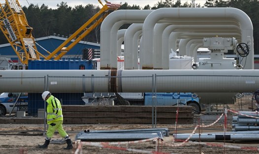 Liên minh Châu Âu có ý định đoạn tuyệt hoàn toàn với nguồn cung khí đốt nhập khẩu từ Nga, sử dụng khí thiên nhiên hóa lỏng (LNG) để thay thế. Ảnh: AFP