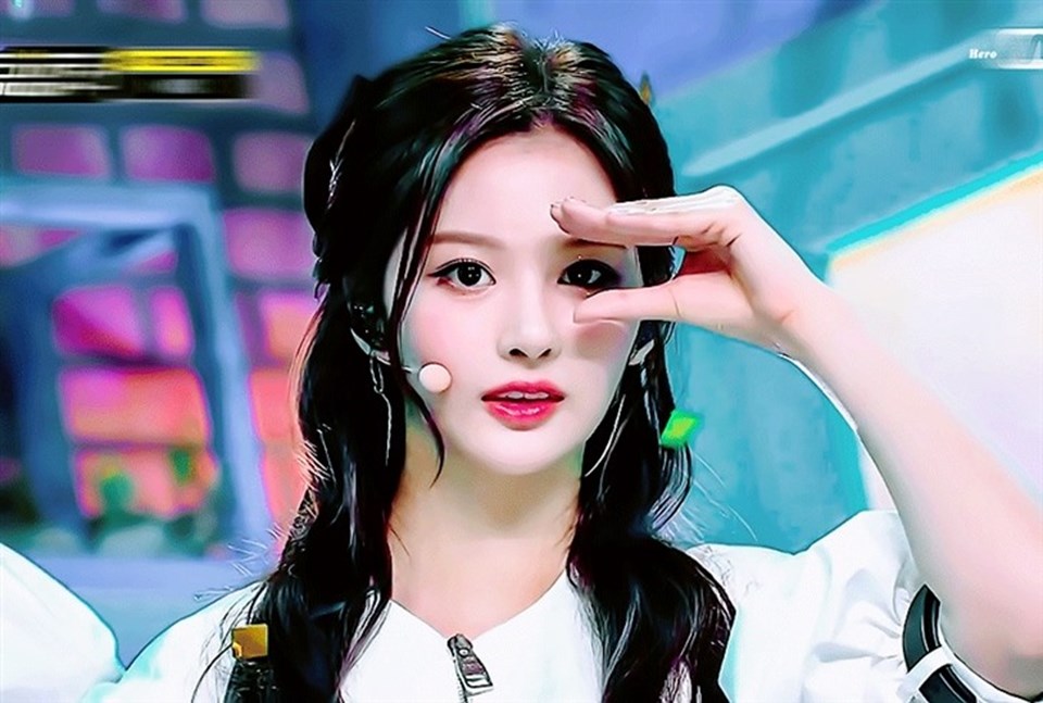Tân binh Kpop - Sullyoon (NMIXX) gây “sốt” với nhan sắc xinh đẹp. Ảnh: Knet Tân binh Kpop - Sullyoon (NMIXX) gây “sốt” với nhan sắc xinh đẹp. Ảnh: Knet