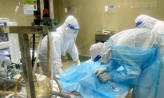 Trẻ em được điều trị tại Bệnh viện Sản - Nhi Cà Mau. Ảnh: Hồng Nhung