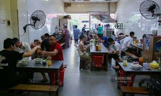 Hà Nội cho phép mở cửa dịch vụ ăn uống sau 21h.